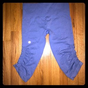Seamless lululemon crop! Barely worn